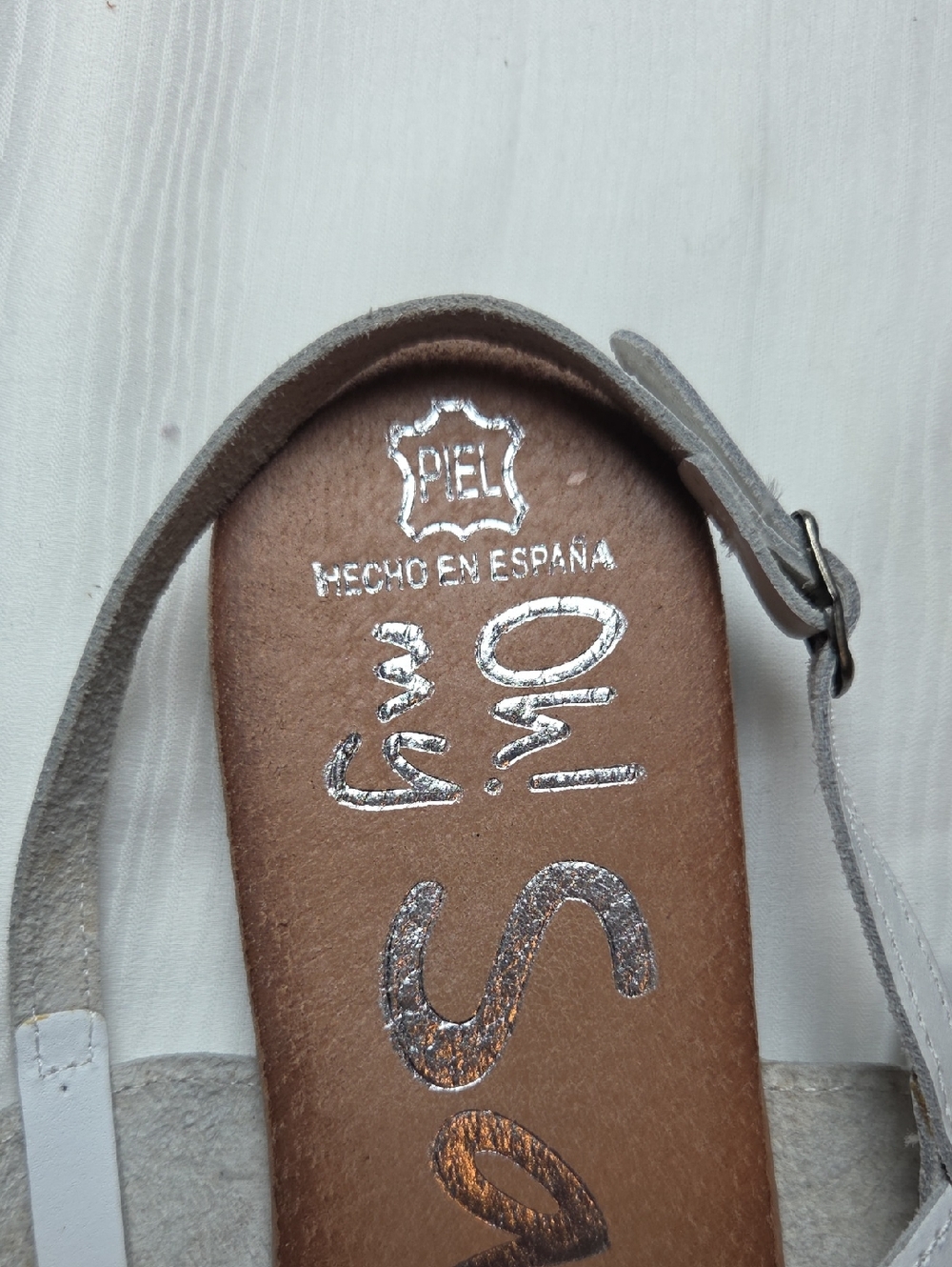 Sandals Oh! MY Sandals Women’s Brown Floral T-Strap Made Spain,sz 40 (9- 9 1/2 - Picture 2 of 5